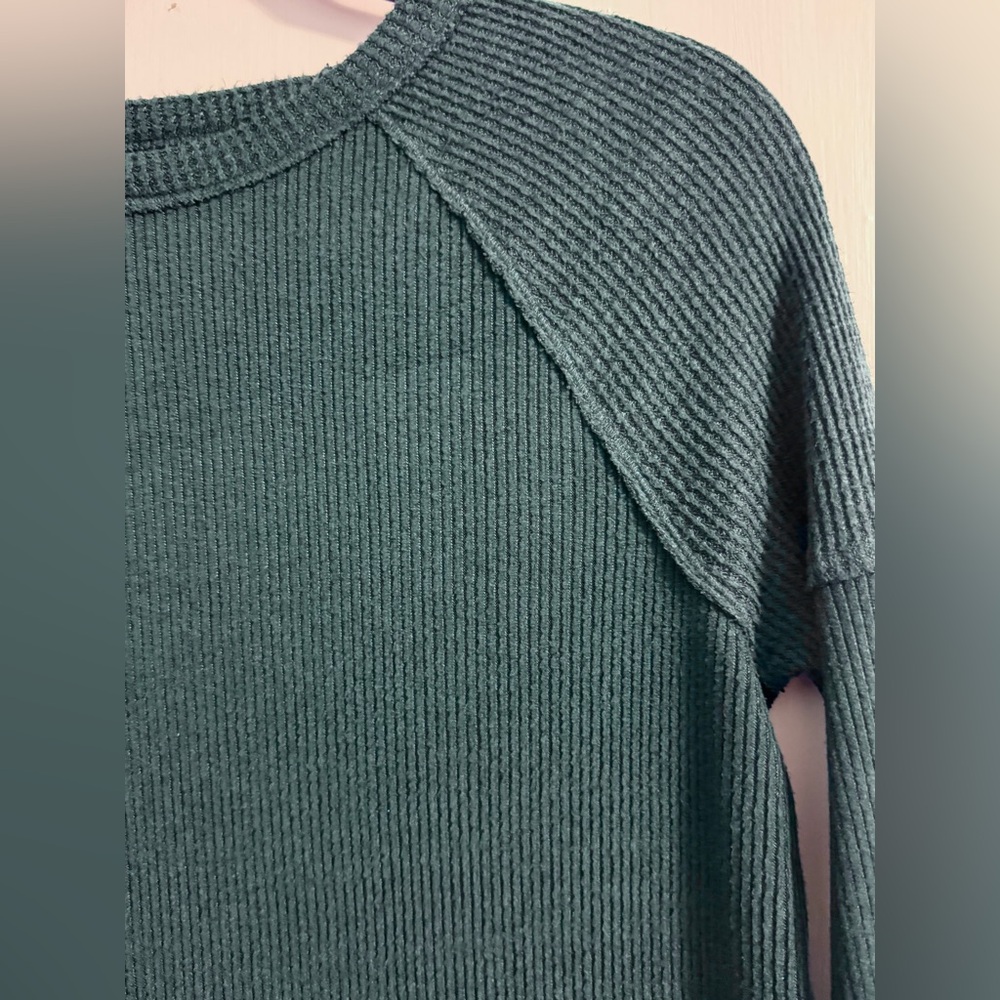 SO - Cozy Dark Green Ribbed Long-Sleeved Top (EUC) - Picture 3 of 6